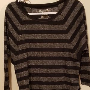 Quarter sleeve shirt
